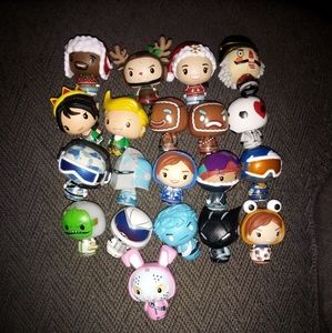 Lot of 20 Funko Pint Size Heroes Part of Christmas set